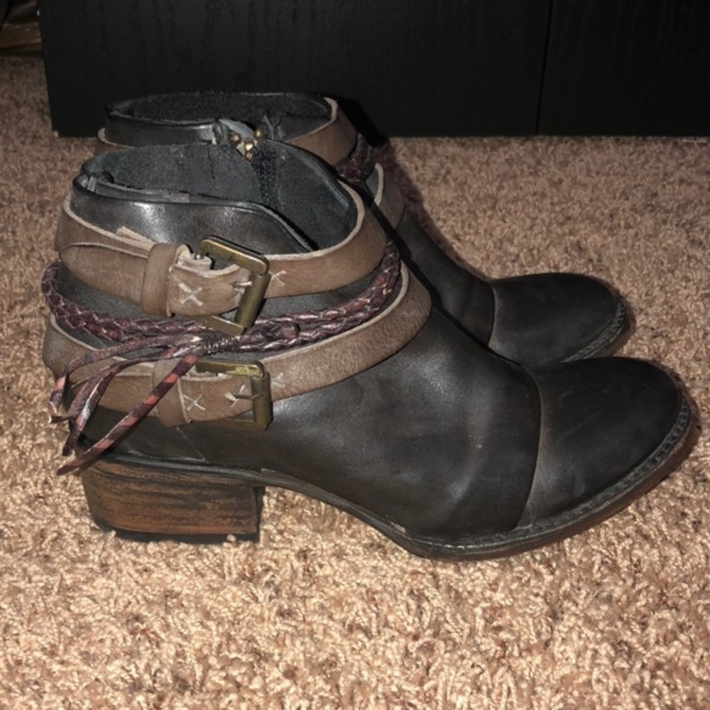 Freebird by Steven Black Booties (Size 6)